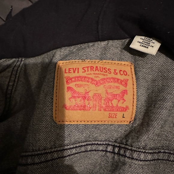 Levi's Dark Gray Denim Jacket with Black Hoodie - Picture 5 of 5